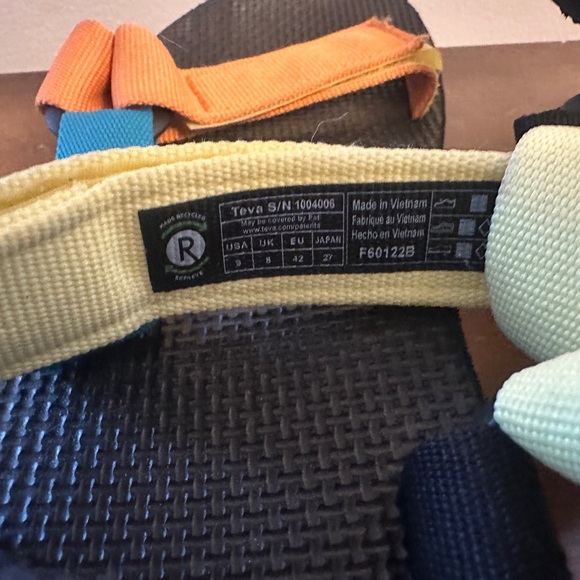 Teva | Men's Original Universal Sandal Size  9 Blue Yellow Orange NEW - Picture 2 of 2